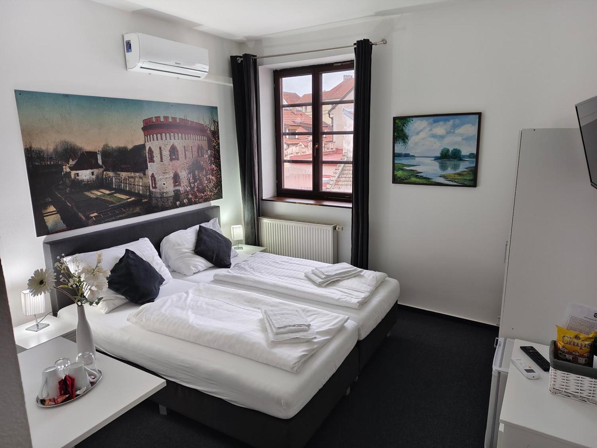 Hotel Bily Konicek Trebon Exterior photo
